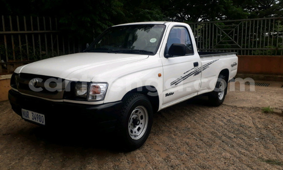 Acheter Occasion Voiture Toyota Hilux Blanc à Bhunya, Manzini Acheter Occasion Voiture Toyota Hilux Blanc à Bhunya, Manzini