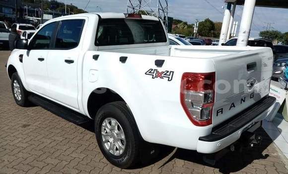 Nunua Ilio tumika Ford Ranger White Gari ndani ya Manzini nchini Manzini Nunua Ilio tumika Ford Ranger White Gari ndani ya Manzini nchini Manzini