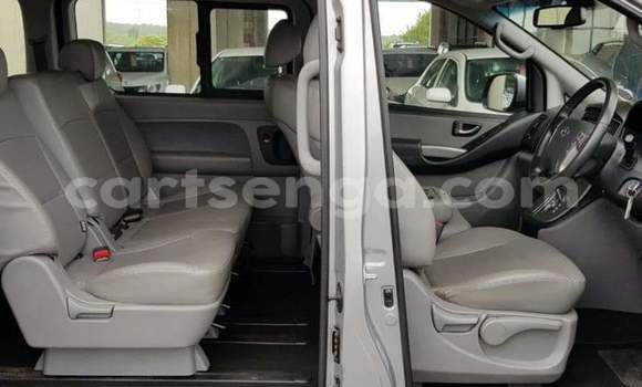 Acheter Occasion Voiture Hyundai H1 Gris à Mankayane, Manzini Acheter Occasion Voiture Hyundai H1 Gris à Mankayane, Manzini