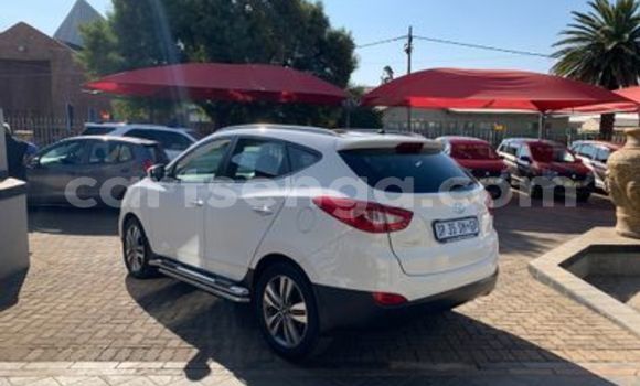 Buy Used Hyundai ix35 White Car in Simunye in Lubombo District Buy Used Hyundai ix35 White Car in Simunye in Lubombo District