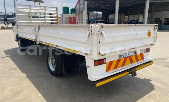 Nunua Ilio tumika Mitsubishi L400 White Lori ndani ya Mbabane nchini Manzini Nunua Ilio tumika Mitsubishi L400 White Lori ndani ya Mbabane nchini Manzini