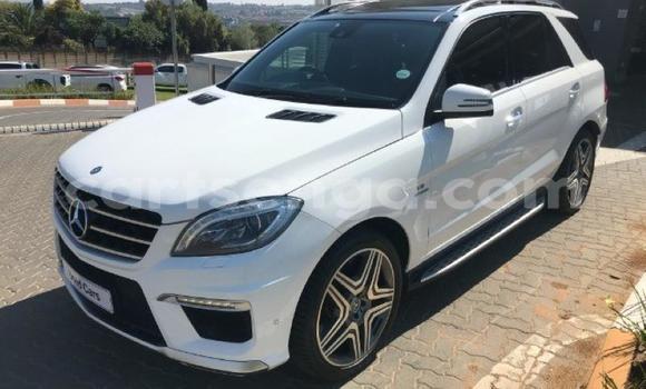 Nunua Ilio tumika Mercedes‒Benz ML–Class White Gari ndani ya Mbabane nchini Manzini Nunua Ilio tumika Mercedes‒Benz ML–Class White Gari ndani ya Mbabane nchini Manzini