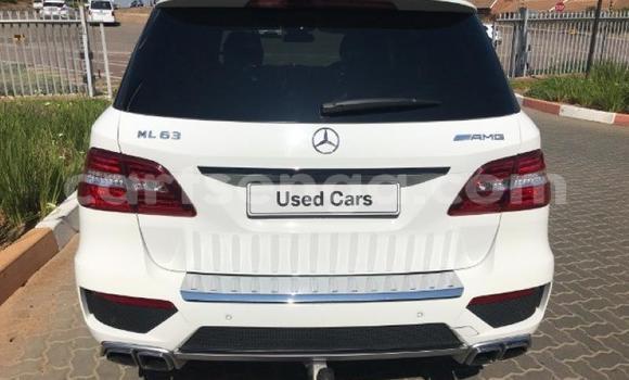 Nunua Ilio tumika Mercedes‒Benz ML–Class White Gari ndani ya Mbabane nchini Manzini Nunua Ilio tumika Mercedes‒Benz ML–Class White Gari ndani ya Mbabane nchini Manzini