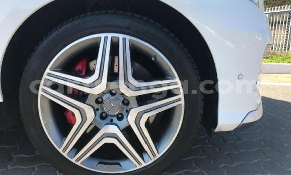 Nunua Ilio tumika Mercedes‒Benz ML–Class White Gari ndani ya Mbabane nchini Manzini Nunua Ilio tumika Mercedes‒Benz ML–Class White Gari ndani ya Mbabane nchini Manzini