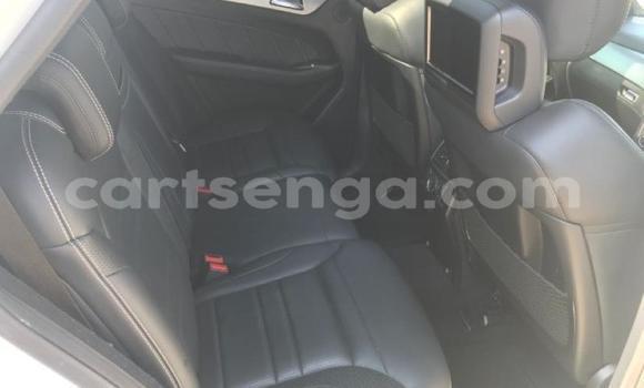 Nunua Ilio tumika Mercedes‒Benz ML–Class White Gari ndani ya Mbabane nchini Manzini Nunua Ilio tumika Mercedes‒Benz ML–Class White Gari ndani ya Mbabane nchini Manzini