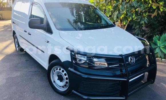Nunua Ilio tumika Volkswagen Caddy White Gari ndani ya Ezulwini nchini Hhohho Nunua Ilio tumika Volkswagen Caddy White Gari ndani ya Ezulwini nchini Hhohho
