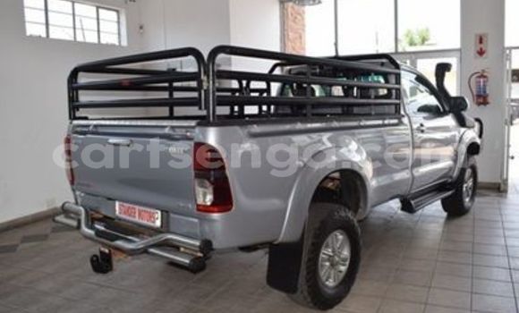 Nunua Ilio tumika Toyota Hilux Silver Gari ndani ya Bulembu nchini Hhohho Nunua Ilio tumika Toyota Hilux Silver Gari ndani ya Bulembu nchini Hhohho