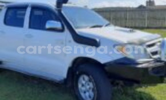 Buy Used Toyota Hilux White Car in Bulembu in Hhohho