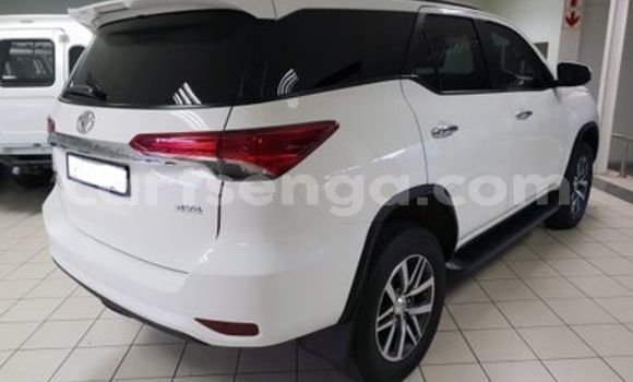 Acheter Occasion Voiture Toyota Fortuner Blanc à Ezulwini, Hhohho Acheter Occasion Voiture Toyota Fortuner Blanc à Ezulwini, Hhohho