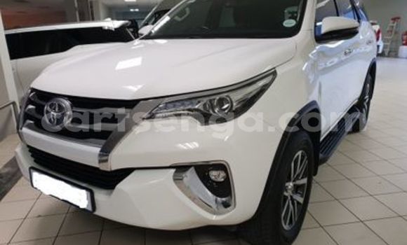 Acheter Occasion Voiture Toyota Fortuner Blanc à Ezulwini, Hhohho Acheter Occasion Voiture Toyota Fortuner Blanc à Ezulwini, Hhohho
