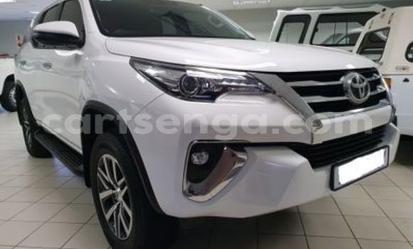 Acheter Occasion Voiture Toyota Fortuner Blanc à Ezulwini, Hhohho Acheter Occasion Voiture Toyota Fortuner Blanc à Ezulwini, Hhohho