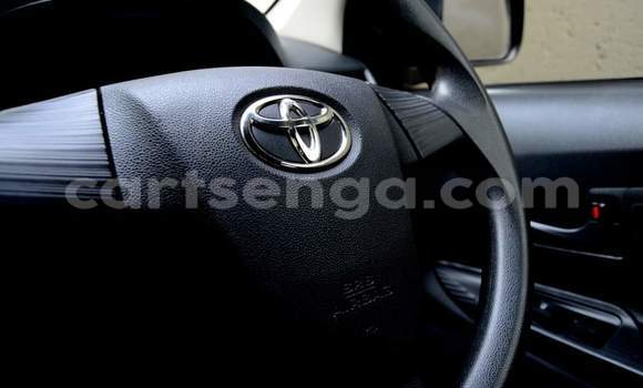 Acheter Occasion Voiture Toyota Avanza Blanc à Hlatikulu, Shiselweni District Acheter Occasion Voiture Toyota Avanza Blanc à Hlatikulu, Shiselweni District