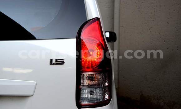 Acheter Occasion Voiture Toyota Avanza Blanc à Hlatikulu, Shiselweni District Acheter Occasion Voiture Toyota Avanza Blanc à Hlatikulu, Shiselweni District