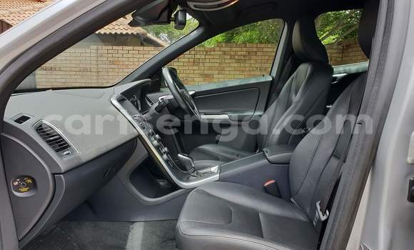 Nunua Ilio tumika Volvo XC60 Silver Gari ndani ya Ezulwini nchini Hhohho Nunua Ilio tumika Volvo XC60 Silver Gari ndani ya Ezulwini nchini Hhohho