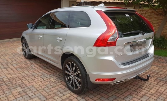 Nunua Ilio tumika Volvo XC60 Silver Gari ndani ya Ezulwini nchini Hhohho Nunua Ilio tumika Volvo XC60 Silver Gari ndani ya Ezulwini nchini Hhohho