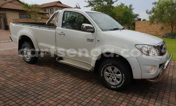 Buy Used Toyota Hilux White Car in Manzini in Manzini