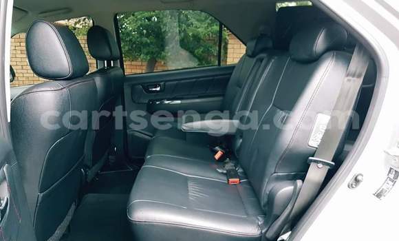 Nunua Ilio tumika Toyota Fortuner Silver Gari ndani ya Mbabane nchini Manzini Nunua Ilio tumika Toyota Fortuner Silver Gari ndani ya Mbabane nchini Manzini