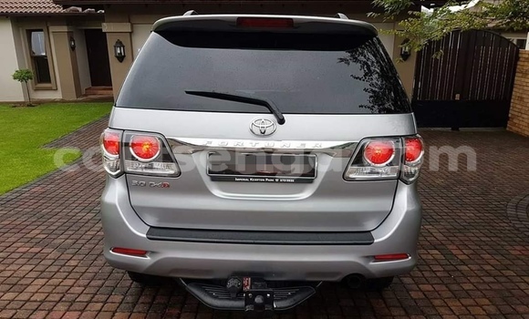 Nunua Ilio tumika Toyota Fortuner Silver Gari ndani ya Mbabane nchini Manzini Nunua Ilio tumika Toyota Fortuner Silver Gari ndani ya Mbabane nchini Manzini