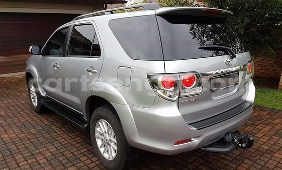 Nunua Ilio tumika Toyota Fortuner Silver Gari ndani ya Mbabane nchini Manzini Nunua Ilio tumika Toyota Fortuner Silver Gari ndani ya Mbabane nchini Manzini
