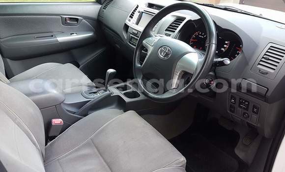 Buy Used Toyota Hilux White Car in Nhlangano in Shiselweni District Buy Used Toyota Hilux White Car in Nhlangano in Shiselweni District