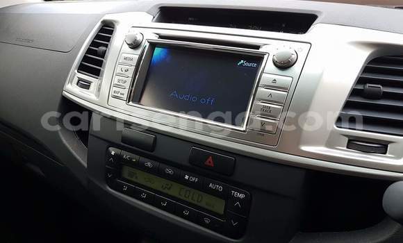 Buy Used Toyota Hilux White Car in Nhlangano in Shiselweni District Buy Used Toyota Hilux White Car in Nhlangano in Shiselweni District