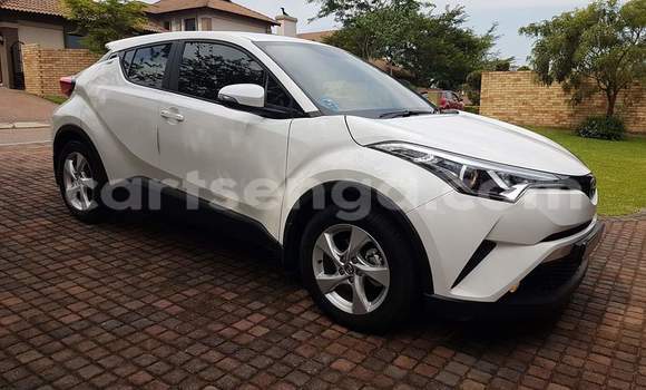 Buy Used Toyota C-HR White Car in Mbabane in Manzini Buy Used Toyota C-HR White Car in Mbabane in Manzini