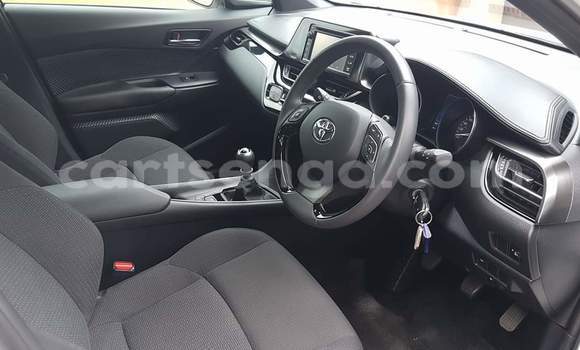 Nunua Ilio tumika Toyota C-HR White Gari ndani ya Mbabane nchini Manzini Nunua Ilio tumika Toyota C-HR White Gari ndani ya Mbabane nchini Manzini