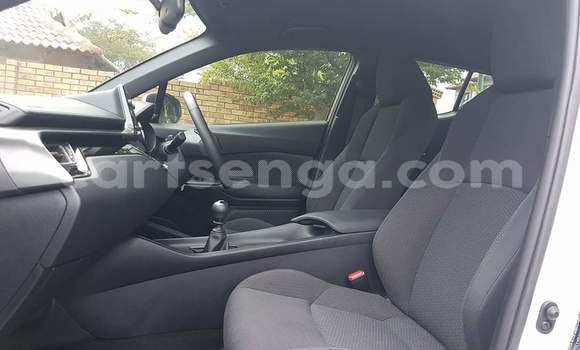 Nunua Ilio tumika Toyota C-HR White Gari ndani ya Mbabane nchini Manzini Nunua Ilio tumika Toyota C-HR White Gari ndani ya Mbabane nchini Manzini