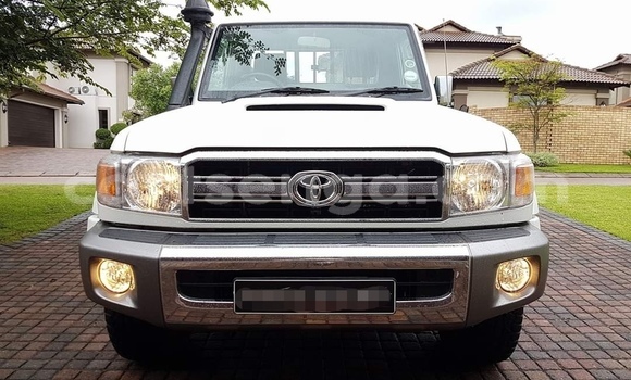 Acheter Occasion Voiture Toyota Land Cruiser Blanc à Mbabane, Manzini Acheter Occasion Voiture Toyota Land Cruiser Blanc à Mbabane, Manzini