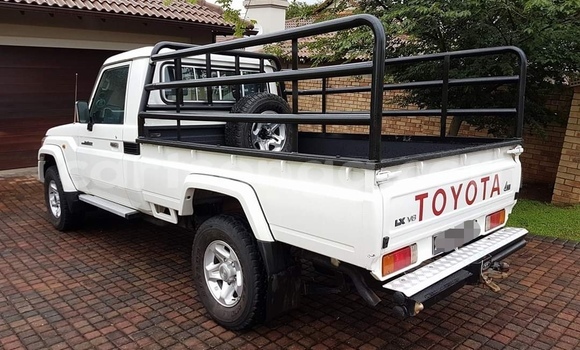 Acheter Occasion Voiture Toyota Land Cruiser Blanc à Mbabane, Manzini Acheter Occasion Voiture Toyota Land Cruiser Blanc à Mbabane, Manzini