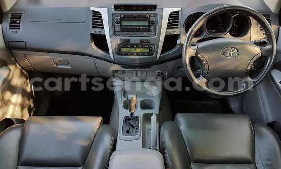 Buy Used Toyota Hilux White Car in Nhlangano in Shiselweni District Buy Used Toyota Hilux White Car in Nhlangano in Shiselweni District