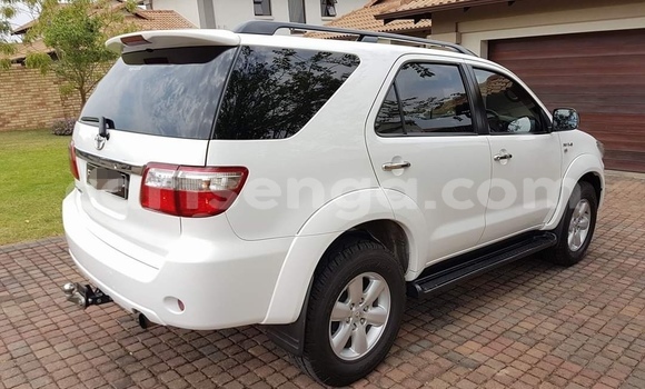 Buy Used Toyota Fortuner White Car in Nhlangano in Shiselweni District Buy Used Toyota Fortuner White Car in Nhlangano in Shiselweni District