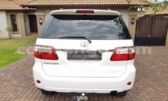 Buy Used Toyota Fortuner White Car in Nhlangano in Shiselweni District Buy Used Toyota Fortuner White Car in Nhlangano in Shiselweni District
