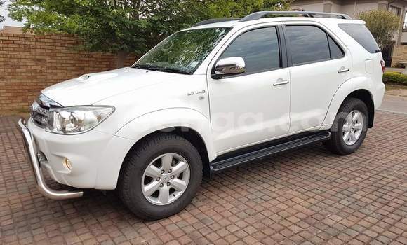 Buy Used Toyota Fortuner White Car in Nhlangano in Shiselweni District Buy Used Toyota Fortuner White Car in Nhlangano in Shiselweni District