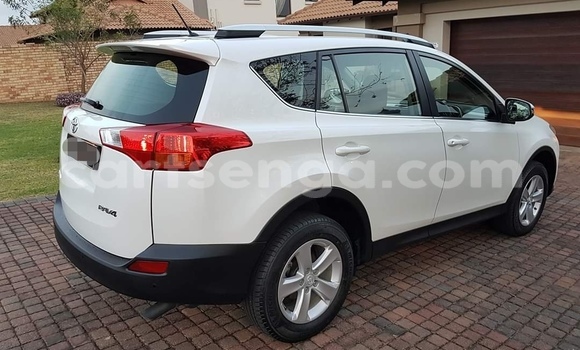 Buy Used Toyota RAV4 White Car in Nhlangano in Shiselweni District Buy Used Toyota RAV4 White Car in Nhlangano in Shiselweni District