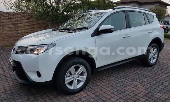 Buy Used Toyota RAV4 White Car in Nhlangano in Shiselweni District Buy Used Toyota RAV4 White Car in Nhlangano in Shiselweni District