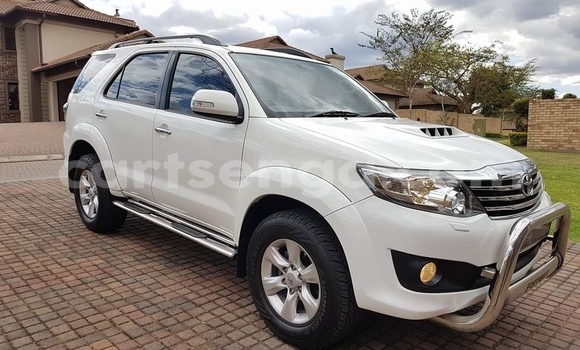 Buy Used Toyota Fortuner White Car in Nhlangano in Shiselweni District