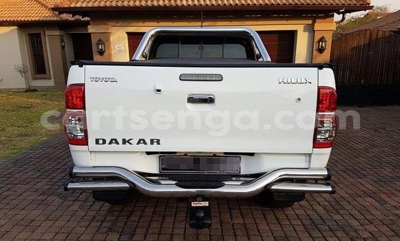 Buy Used Toyota Hilux White Car in Nhlangano in Shiselweni District Buy Used Toyota Hilux White Car in Nhlangano in Shiselweni District