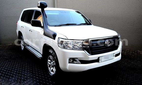 Nunua Ilio tumika Toyota Land Cruiser White Gari ndani ya Mbabane nchini Manzini Nunua Ilio tumika Toyota Land Cruiser White Gari ndani ya Mbabane nchini Manzini