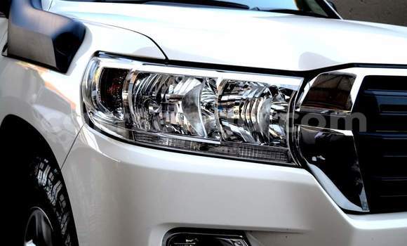 Nunua Ilio tumika Toyota Land Cruiser White Gari ndani ya Mbabane nchini Manzini Nunua Ilio tumika Toyota Land Cruiser White Gari ndani ya Mbabane nchini Manzini