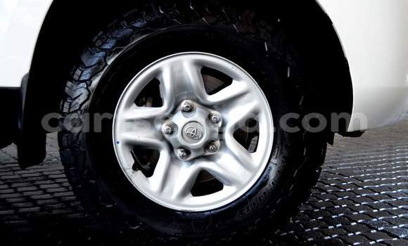 Nunua Ilio tumika Toyota Land Cruiser White Gari ndani ya Mbabane nchini Manzini Nunua Ilio tumika Toyota Land Cruiser White Gari ndani ya Mbabane nchini Manzini