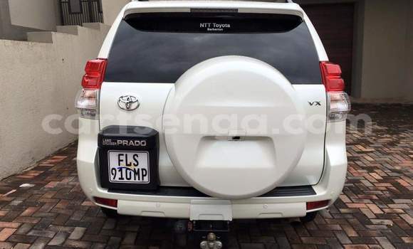 Nunua Ilio tumika Toyota Land Cruiser Prado White Gari ndani ya Ezulwini nchini Hhohho Nunua Ilio tumika Toyota Land Cruiser Prado White Gari ndani ya Ezulwini nchini Hhohho