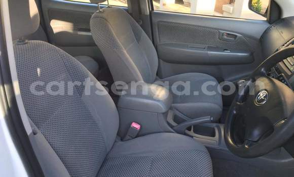 Buy Used Toyota Hilux White Car in Nhlangano in Shiselweni District Buy Used Toyota Hilux White Car in Nhlangano in Shiselweni District