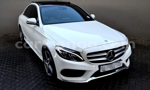 Buy Used Mercedes‒Benz C–Class White Car in Nhlangano in Shiselweni District Buy Used Mercedes‒Benz C–Class White Car in Nhlangano in Shiselweni District