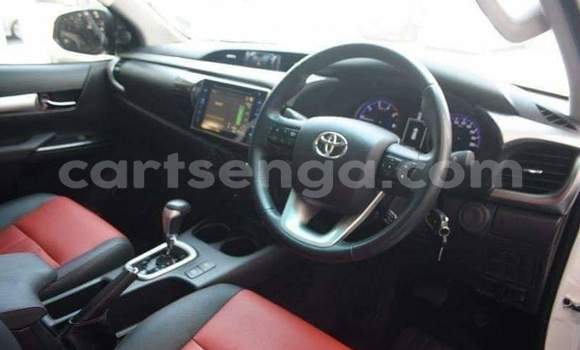 Acheter Occasion Voiture Toyota Hilux Blanc à Mbabane, Manzini Acheter Occasion Voiture Toyota Hilux Blanc à Mbabane, Manzini