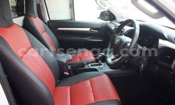 Acheter Occasion Voiture Toyota Hilux Blanc à Mbabane, Manzini Acheter Occasion Voiture Toyota Hilux Blanc à Mbabane, Manzini