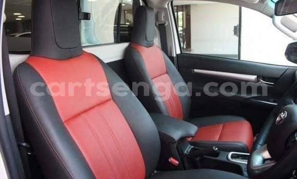 Acheter Occasion Voiture Toyota Hilux Blanc à Mbabane, Manzini Acheter Occasion Voiture Toyota Hilux Blanc à Mbabane, Manzini