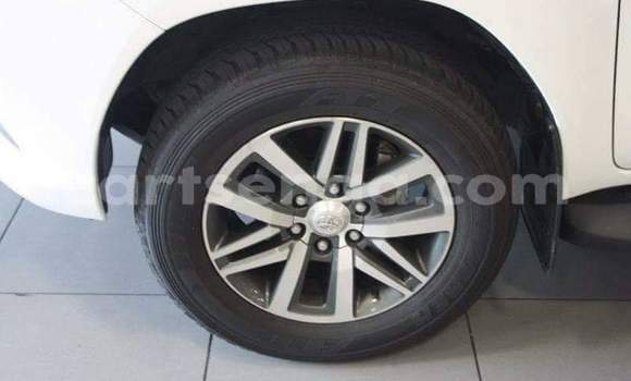 Acheter Occasion Voiture Toyota Hilux Blanc à Mbabane, Manzini Acheter Occasion Voiture Toyota Hilux Blanc à Mbabane, Manzini