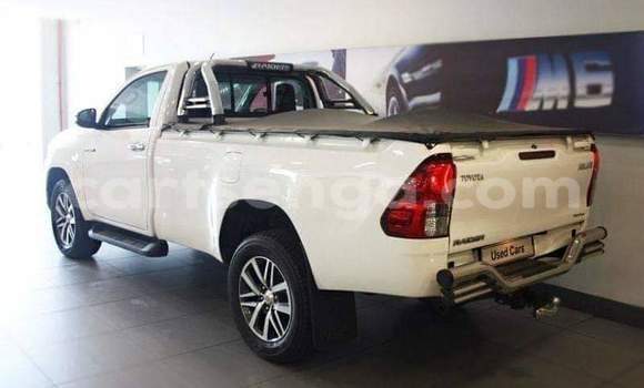 Acheter Occasion Voiture Toyota Hilux Blanc à Mbabane, Manzini Acheter Occasion Voiture Toyota Hilux Blanc à Mbabane, Manzini