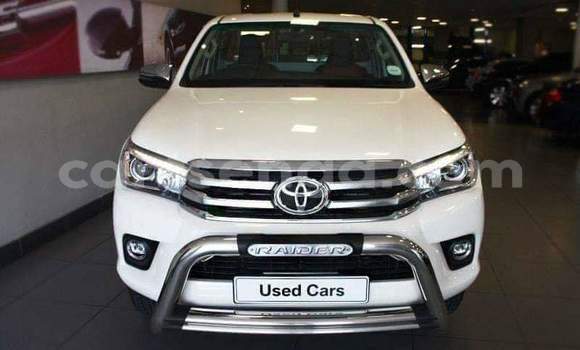 Acheter Occasion Voiture Toyota Hilux Blanc à Mbabane, Manzini Acheter Occasion Voiture Toyota Hilux Blanc à Mbabane, Manzini